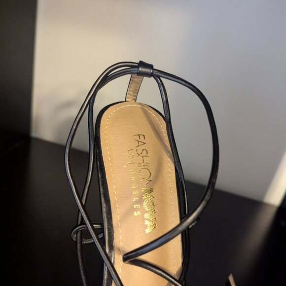 Fashion Nova black and gold heels - 6.5 - Picture 3 of 8